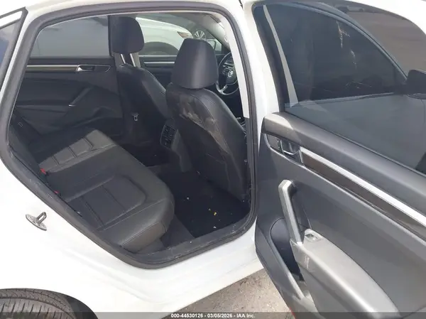 1VWBT7A37HC022294 2017 VOLKSWAGEN PASSAT - Image 8