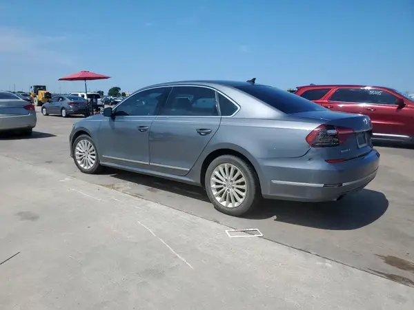1VWBT7A37HC023364 2017 VOLKSWAGEN PASSAT - Image 2