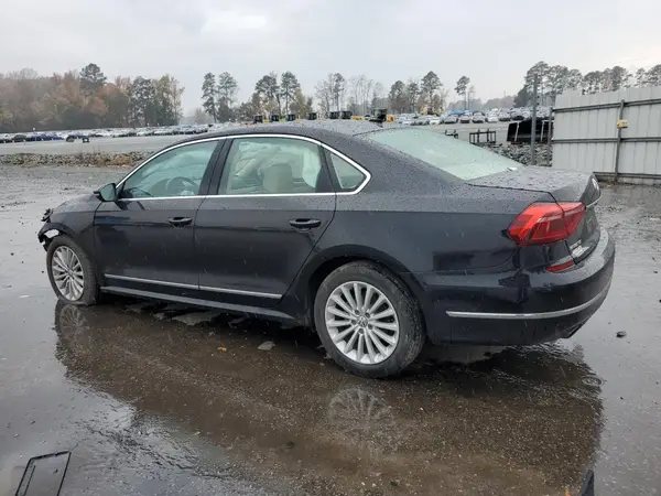 1VWBT7A37HC028063 2017 VOLKSWAGEN PASSAT - Image 2