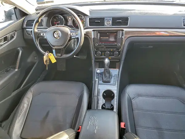 1VWBT7A37HC029147 2017 VOLKSWAGEN PASSAT - Image 8