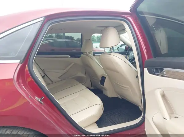 1VWBT7A37HC029326 2017 VOLKSWAGEN PASSAT - Image 8