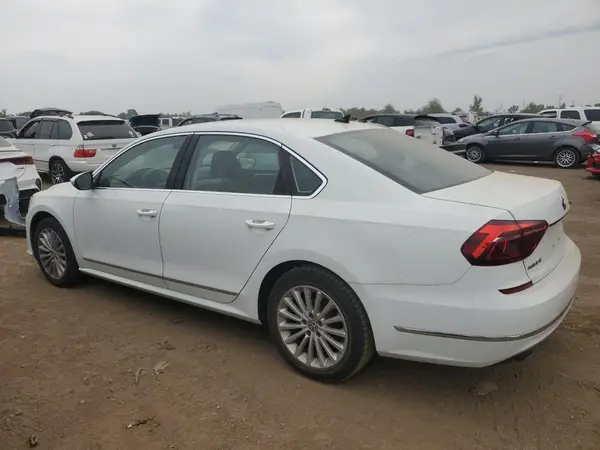 1VWBT7A37HC030377 2017 VOLKSWAGEN PASSAT - Image 2