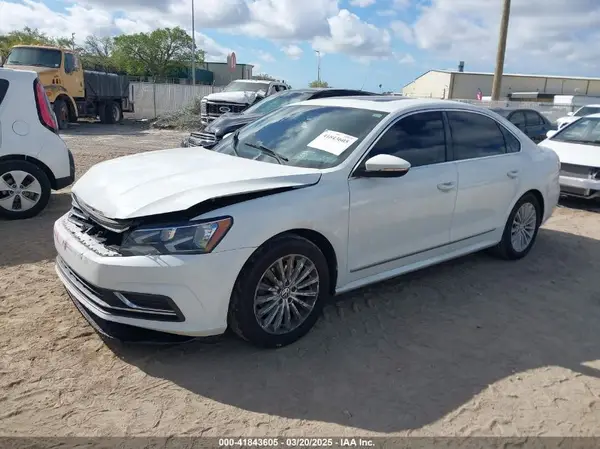 1VWBT7A37HC030895 2017 VOLKSWAGEN PASSAT - Image 2