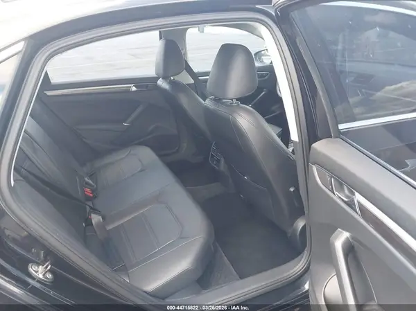 1VWBT7A37HC033487 2017 VOLKSWAGEN PASSAT - Image 8