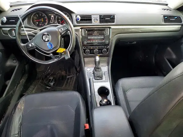 1VWBT7A37HC044912 2017 VOLKSWAGEN PASSAT - Image 8