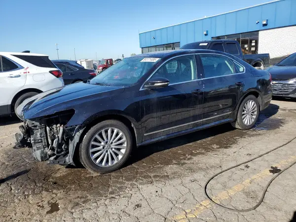 1VWBT7A37HC050774 2017 VOLKSWAGEN PASSAT - Image 1