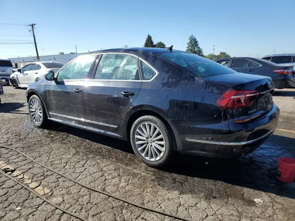 1VWBT7A37HC050774 2017 VOLKSWAGEN PASSAT - Image 2