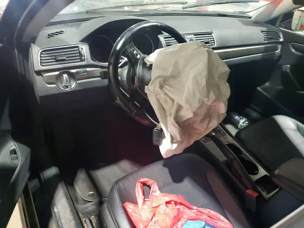 1VWBT7A37HC053948 2017 VOLKSWAGEN PASSAT - Image 8