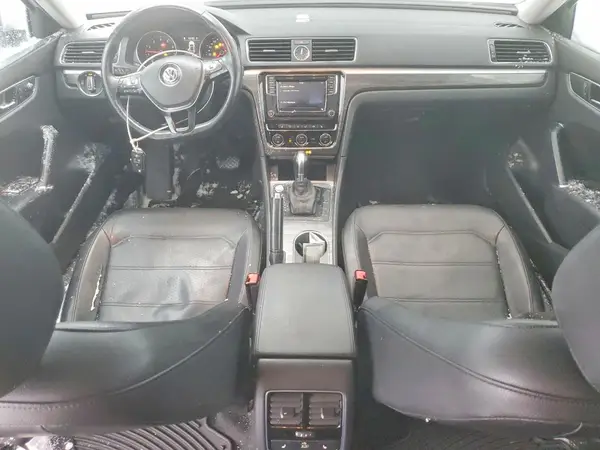 1VWBT7A37HC054887 2017 VOLKSWAGEN PASSAT - Image 8