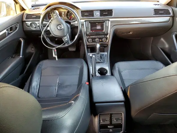 1VWBT7A37HC059118 2017 VOLKSWAGEN PASSAT - Image 8