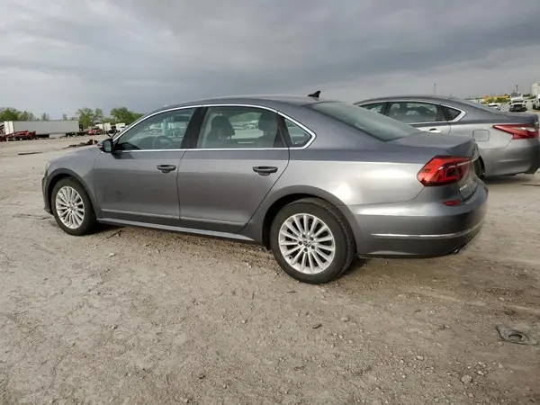 1VWBT7A37HC059460 2017 VOLKSWAGEN PASSAT - Image 2