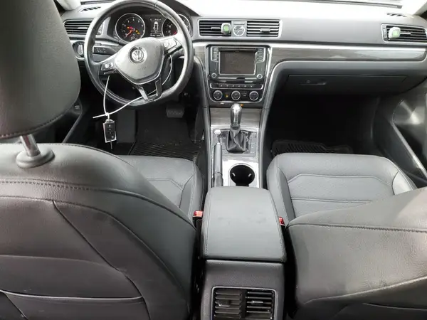 1VWBT7A37HC059460 2017 VOLKSWAGEN PASSAT - Image 8