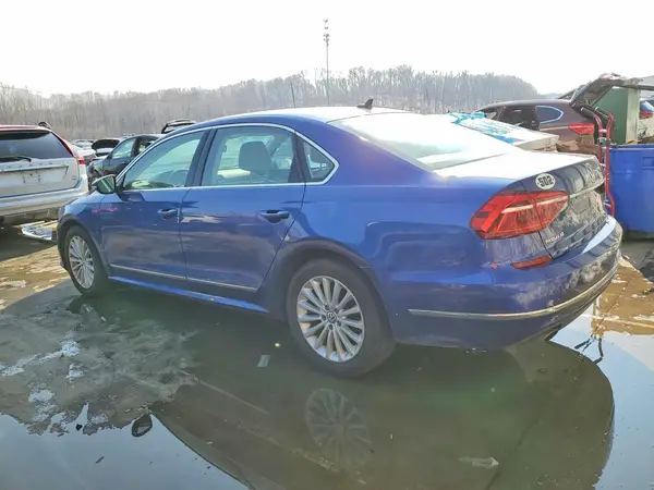 1VWBT7A37HC060186 2017 VOLKSWAGEN PASSAT - Image 2