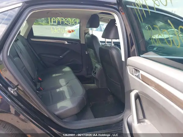 1VWBT7A37HC060561 2017 VOLKSWAGEN PASSAT - Image 8