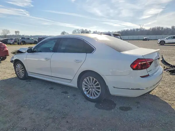 1VWBT7A37HC062469 2017 VOLKSWAGEN PASSAT - Image 2
