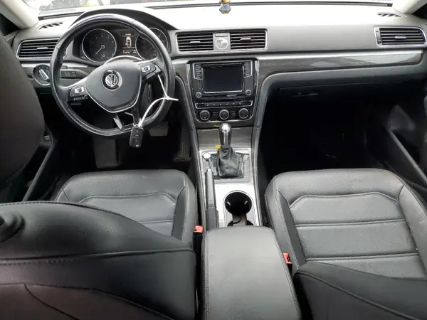 1VWBT7A37HC063248 2017 VOLKSWAGEN PASSAT - Image 8