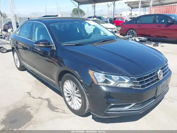 1VWBT7A37HC063704 2017 VOLKSWAGEN PASSAT - Image 1