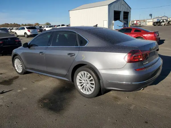 1VWBT7A37HC067624 2017 VOLKSWAGEN PASSAT - Image 2
