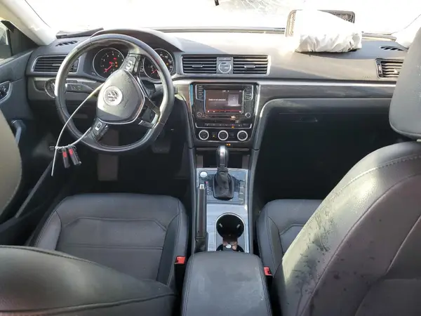 1VWBT7A37HC067624 2017 VOLKSWAGEN PASSAT - Image 8