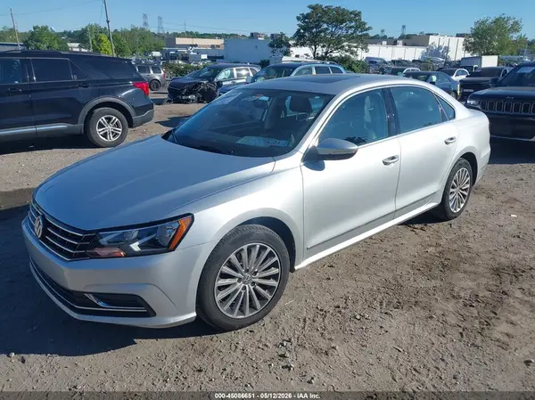 1VWBT7A37HC067669 2017 VOLKSWAGEN PASSAT - Image 2