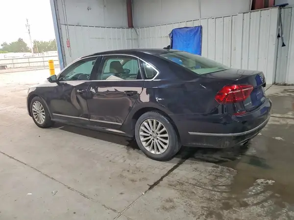1VWBT7A37HC069731 2017 VOLKSWAGEN PASSAT - Image 2