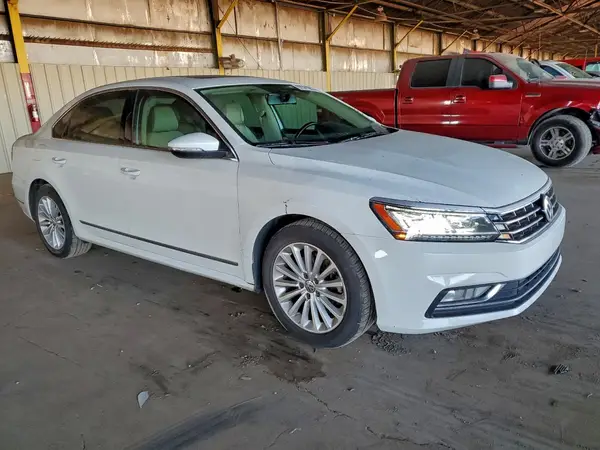 1VWBT7A37HC076923 2017 VOLKSWAGEN PASSAT - Image 8