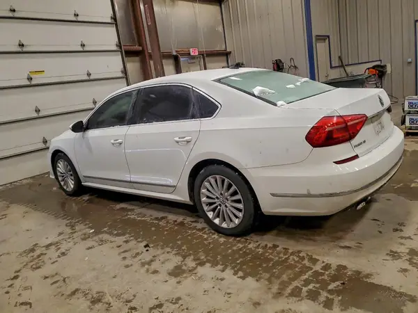 1VWBT7A38GC006698 2016 VOLKSWAGEN PASSAT - Image 2