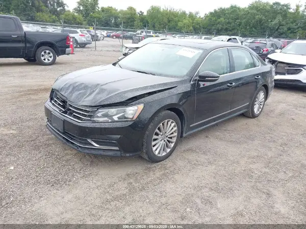 1VWBT7A38GC015014 2016 VOLKSWAGEN PASSAT - Image 2
