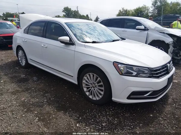 1VWBT7A38GC015594 2016 VOLKSWAGEN PASSAT - Image 1