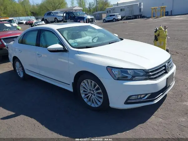 1VWBT7A38GC016180 2016 VOLKSWAGEN PASSAT - Image 1