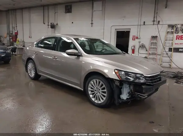 1VWBT7A38GC016342 2016 VOLKSWAGEN PASSAT - Image 1