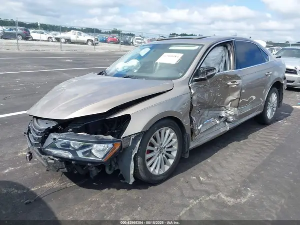 1VWBT7A38GC016650 2016 VOLKSWAGEN PASSAT - Image 2