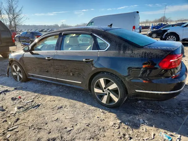 1VWBT7A38GC017796 2016 VOLKSWAGEN PASSAT - Image 2