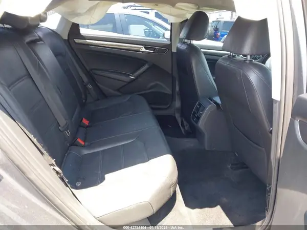 1VWBT7A38GC018334 2016 VOLKSWAGEN PASSAT - Image 8