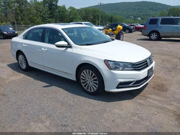 1VWBT7A38GC020973 2016 VOLKSWAGEN PASSAT - Image 1