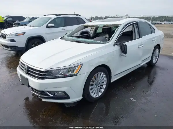 1VWBT7A38GC024232 2016 VOLKSWAGEN PASSAT - Image 2