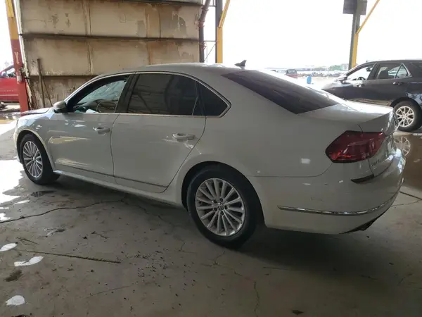 1VWBT7A38GC040608 2016 VOLKSWAGEN PASSAT - Image 2