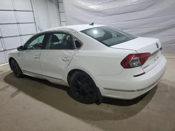1VWBT7A38GC041306 2016 VOLKSWAGEN PASSAT - Image 2