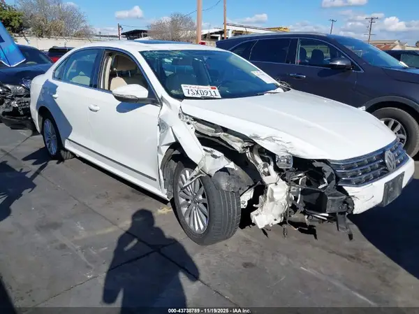 1VWBT7A38GC043802 2016 VOLKSWAGEN PASSAT - Image 1