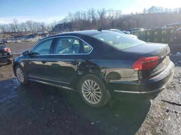 1VWBT7A38GC048286 2016 VOLKSWAGEN PASSAT - Image 2