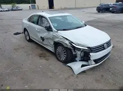1VWBT7A38GC054119 2016 VOLKSWAGEN PASSAT