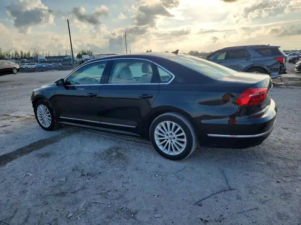 1VWBT7A38GC057635 2016 VOLKSWAGEN PASSAT - Image 2
