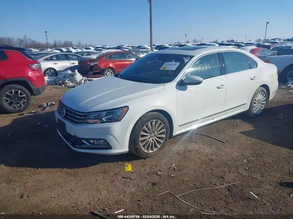 1VWBT7A38GC063807 2016 VOLKSWAGEN PASSAT - Image 2