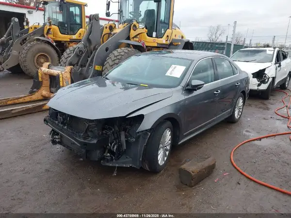 1VWBT7A38GC065377 2016 VOLKSWAGEN PASSAT - Image 2