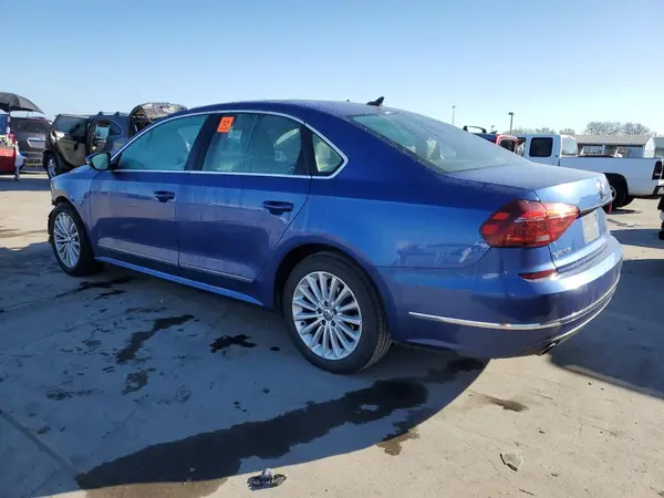 1VWBT7A38HC014978 2017 VOLKSWAGEN PASSAT - Image 2