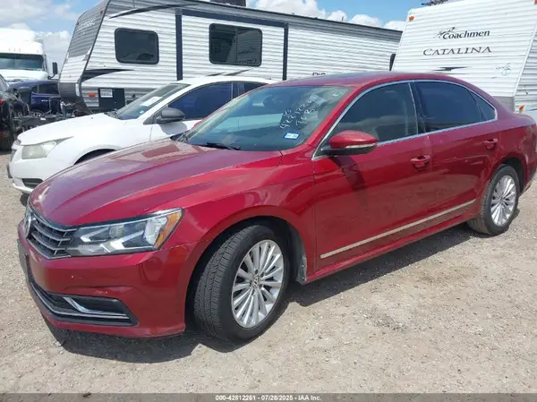 1VWBT7A38HC021817 2017 VOLKSWAGEN PASSAT - Image 2