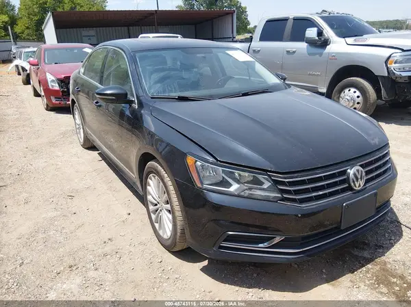 1VWBT7A38HC022028 2017 VOLKSWAGEN PASSAT - Image 1
