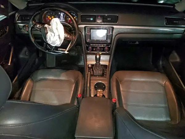 1VWBT7A38HC033899 2017 VOLKSWAGEN PASSAT - Image 8