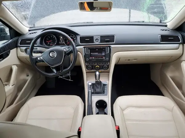 1VWBT7A38HC034972 2017 VOLKSWAGEN PASSAT - Image 8