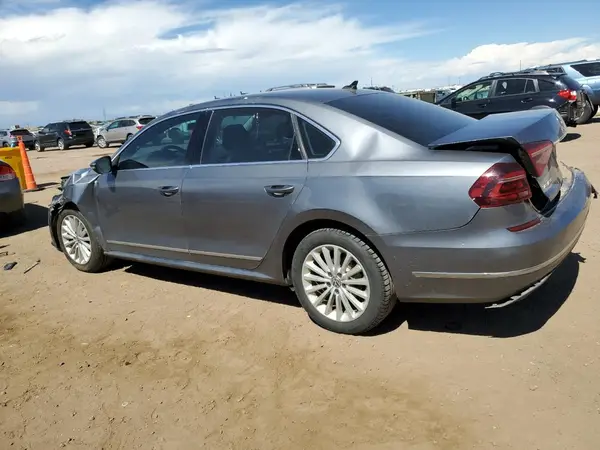 1VWBT7A38HC035670 2017 VOLKSWAGEN PASSAT - Image 2